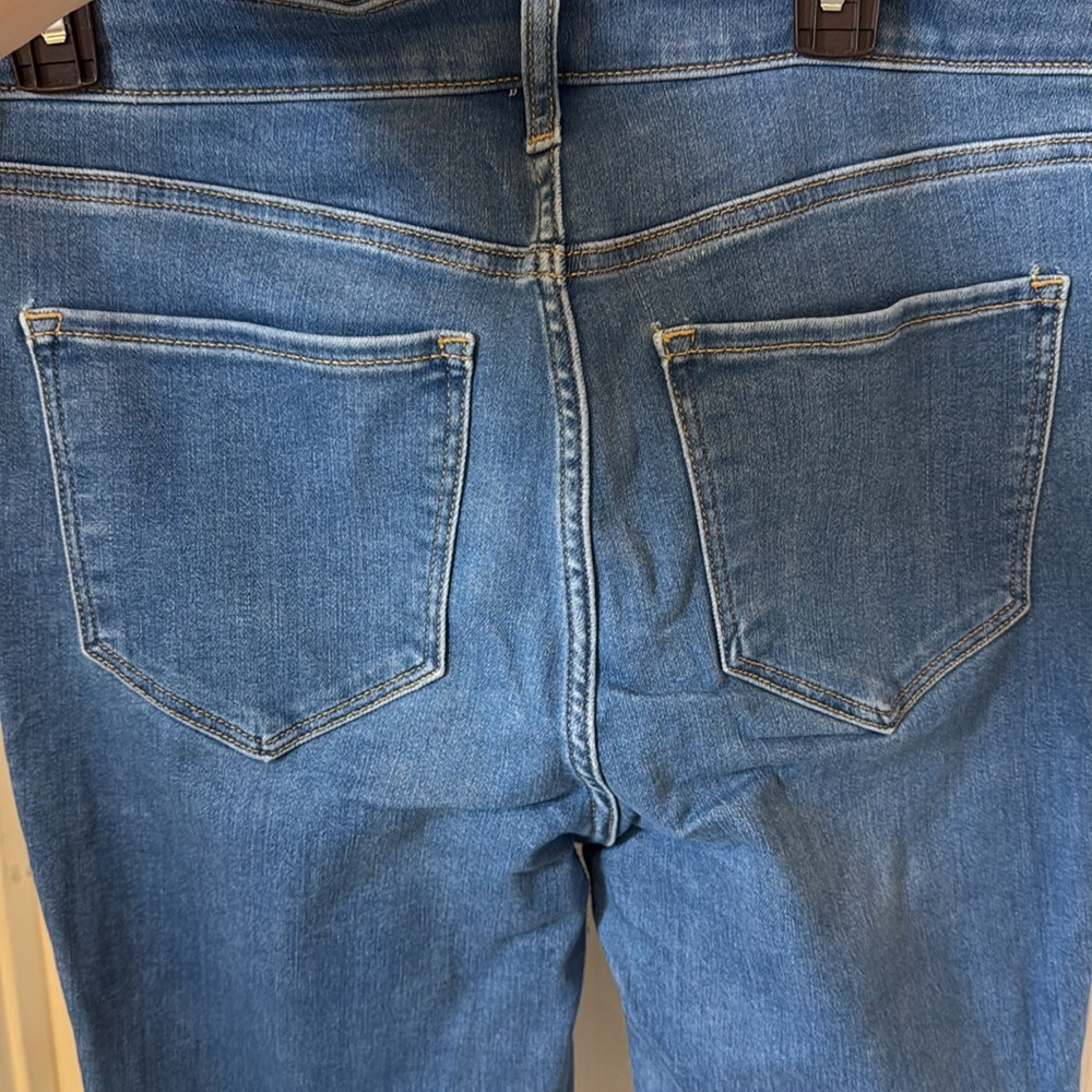 Old Navy Women's Extra High Rise Rockstar Super Skinny Blue Jeans - Picture 3 of 4